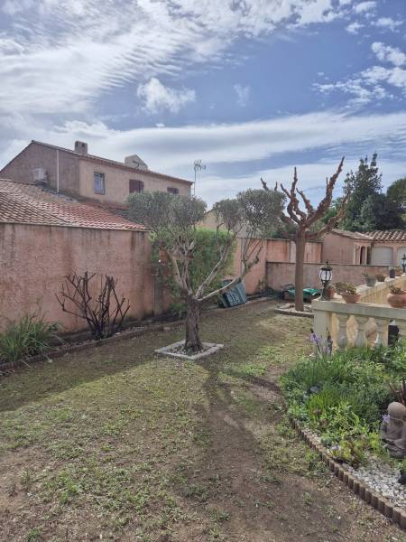 Entretien d’un jardin avant l’hiver à La Crau près de Toulon
