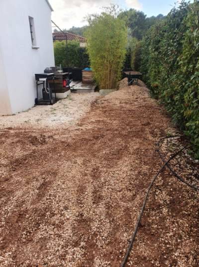 jardin à paysager sur la Crau dans le Var