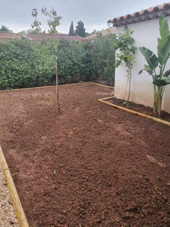 Aménagement d'un jardin à la Crau dans le département du Var