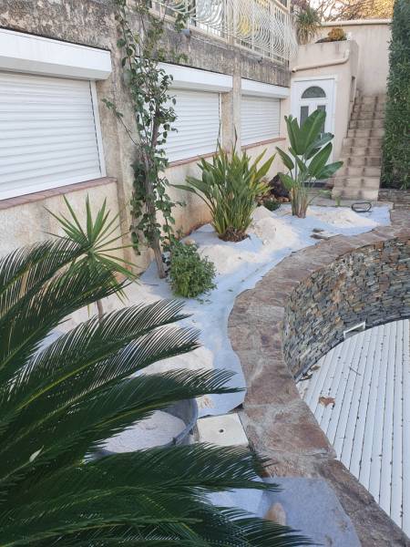 Aménagement paysager sur mesure pour piscine près de Toulon Var