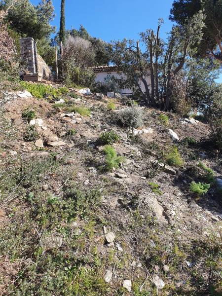Aménagement paysager sur terrain en pente au Cap Bénat Var