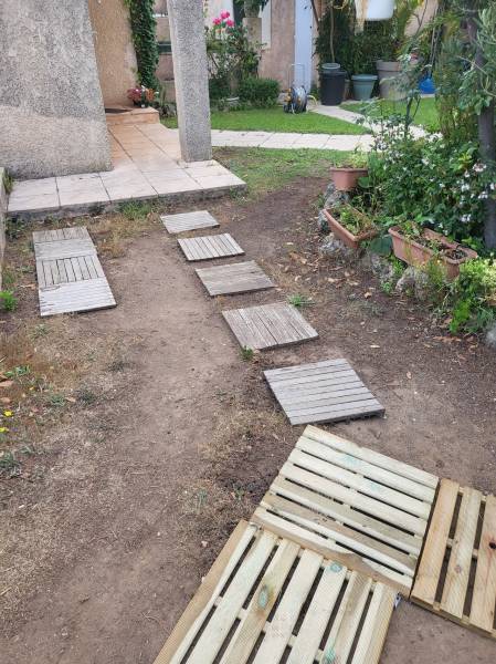 Aménagement en pelouse naturelle avec kit d'arrosage automatique à La Valette-du-Var 83