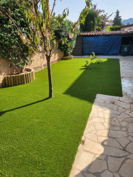 Création paysagère avec travaux de terrassement et de maçonnerie à La Crau Var