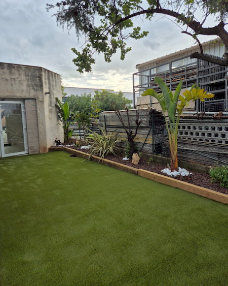 Notre zone d'activité pour ce service Pose de gazon synthétique sur terre à Hyères près de La Londe-les-Maures